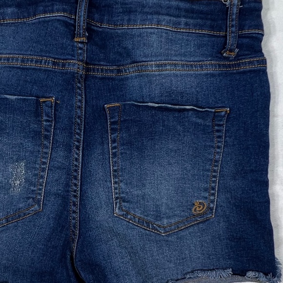 high waisted jean shorts - Picture 3 of 7